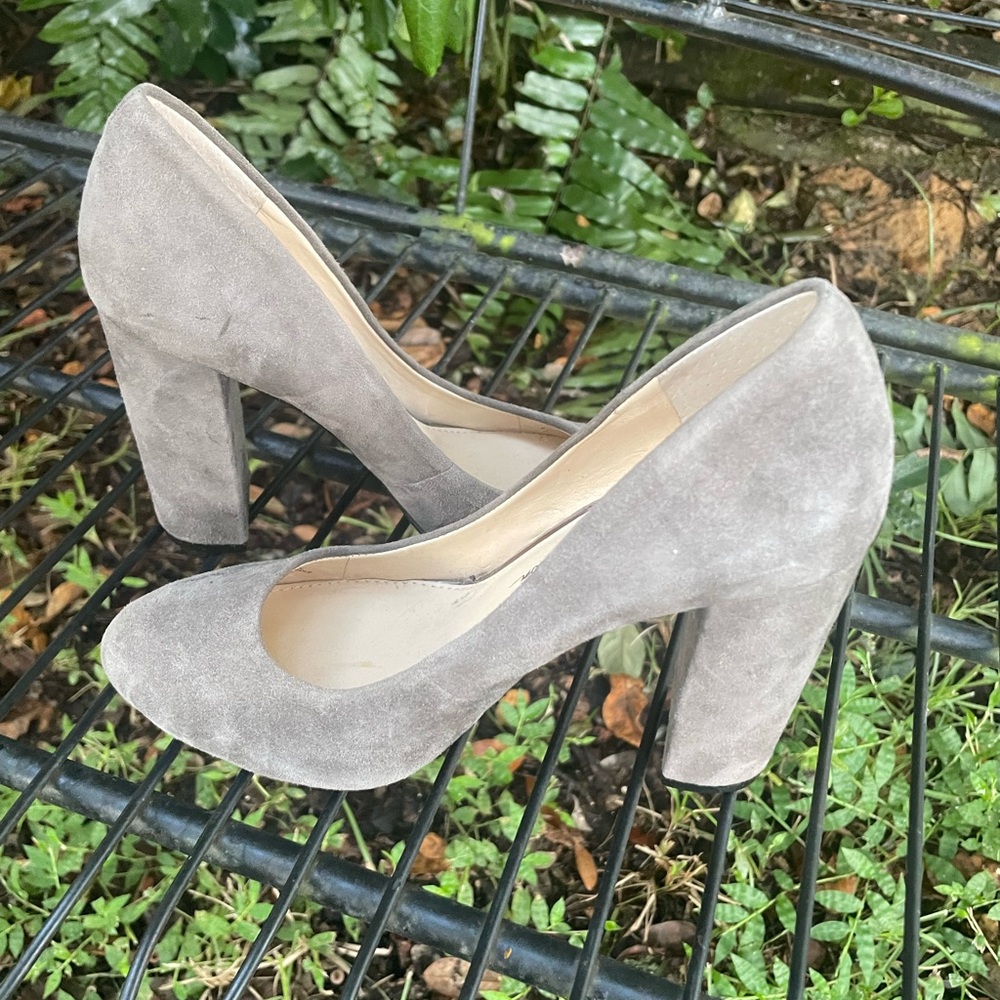 Jessica Simpson Gray Suede Heels size 6